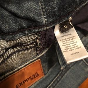 Express Jeans - Express Jean Leggings - Size 8 Medium Wash Express Jeans - Express Jean Leggings - Size 8 Medium Wash